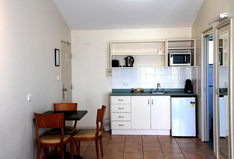 酒店 Travellers Motor Village