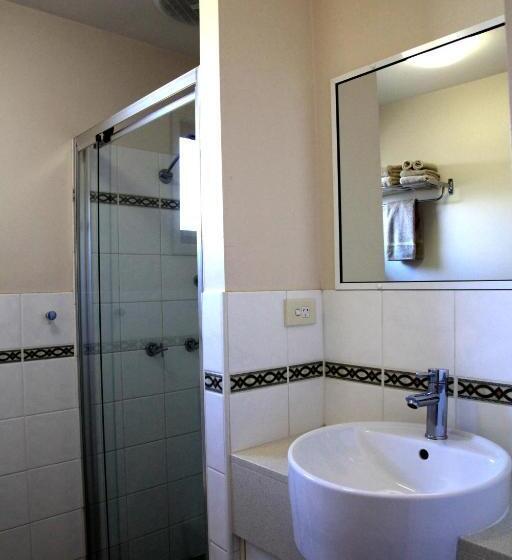 酒店 Travellers Motor Village