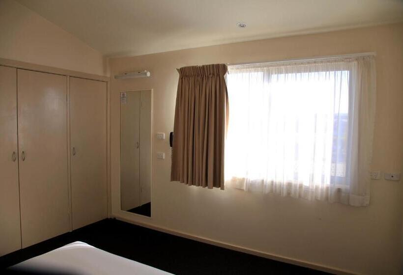 酒店 Travellers Motor Village