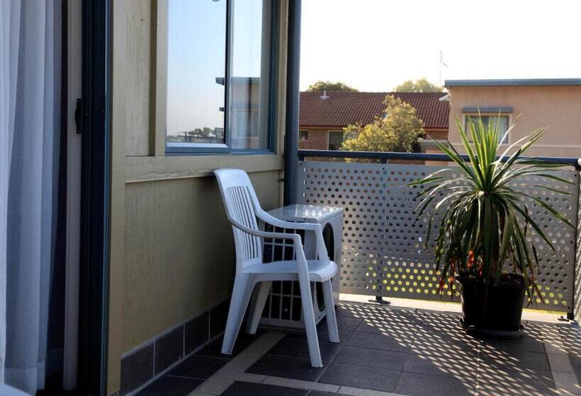 酒店 Travellers Motor Village