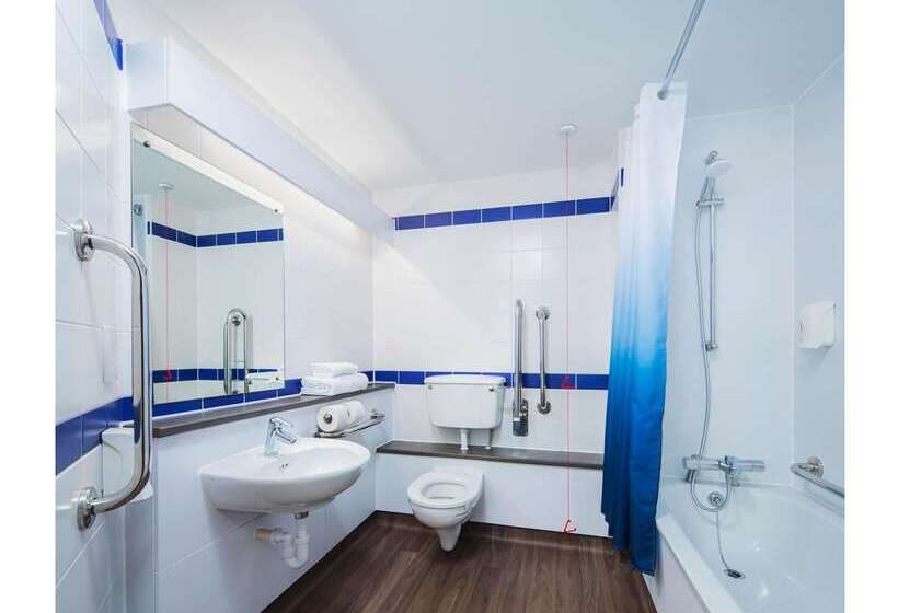 ホテル Travelodge Cambridge Central