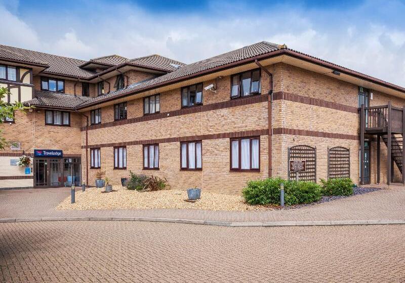 Отель Travelodge Milton Keynes Central