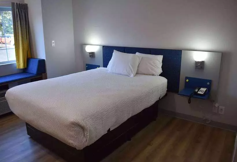 Microtel Inn & Suites By Wyndham Stockbridge/atlanta I75