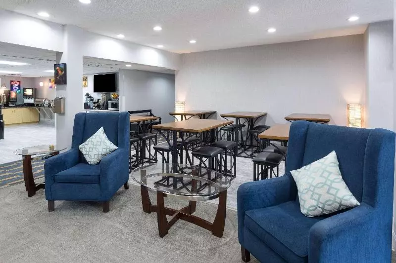 Microtel Inn & Suites By Wyndham Stockbridge/atlanta I75