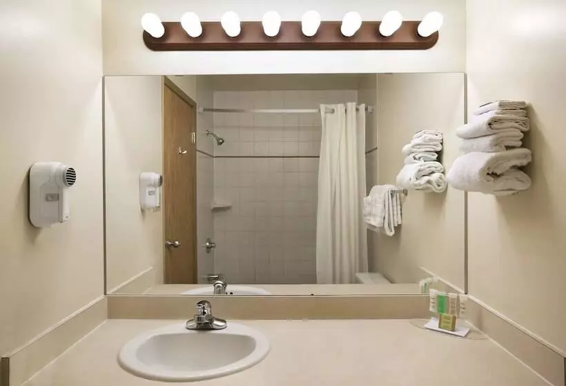 모텔 Super 8 By Wyndham Slave Lake Ab