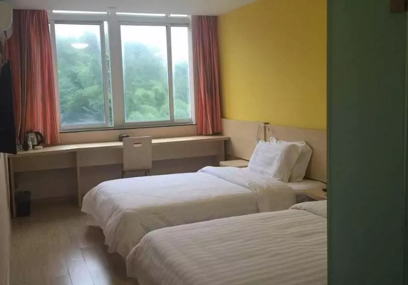 Hotelli 7days Inn Ziyang Lezhi Yingbin Avenue Branch