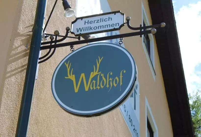 ホテル Gasthof Pension Waldhof