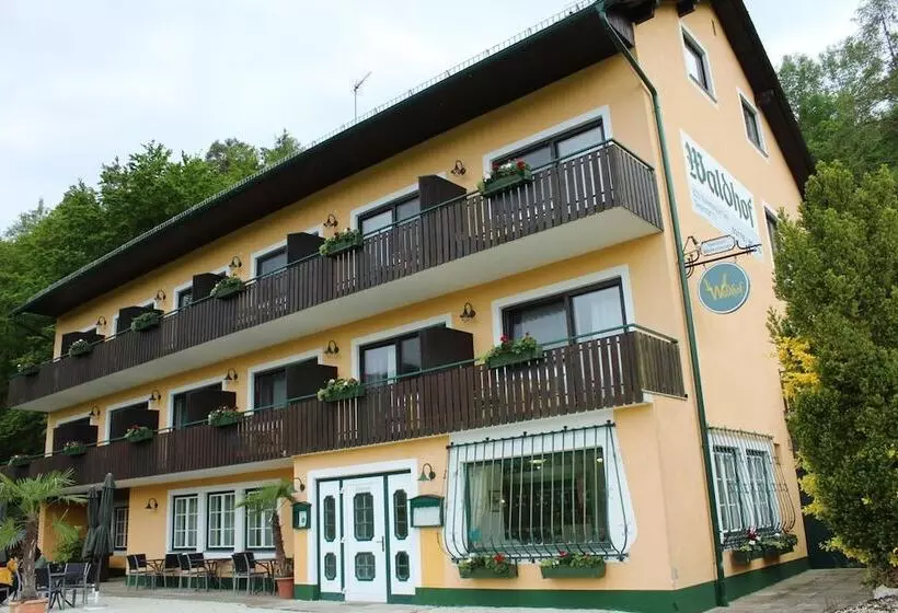 ホテル Gasthof Pension Waldhof