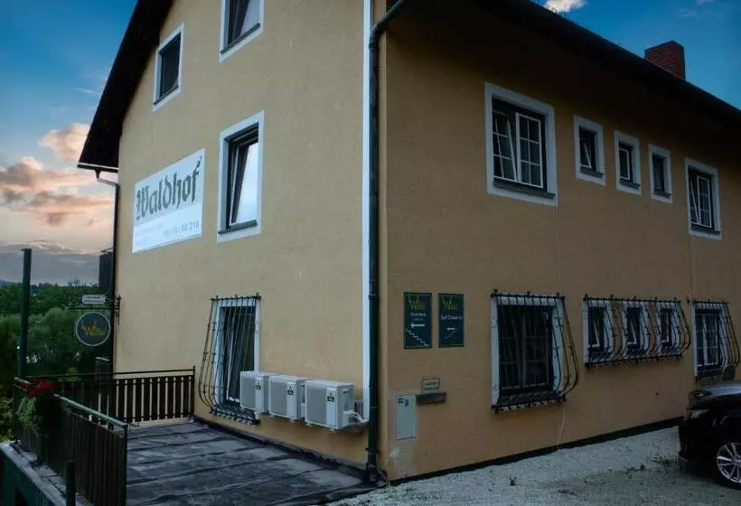 ホテル Gasthof Pension Waldhof