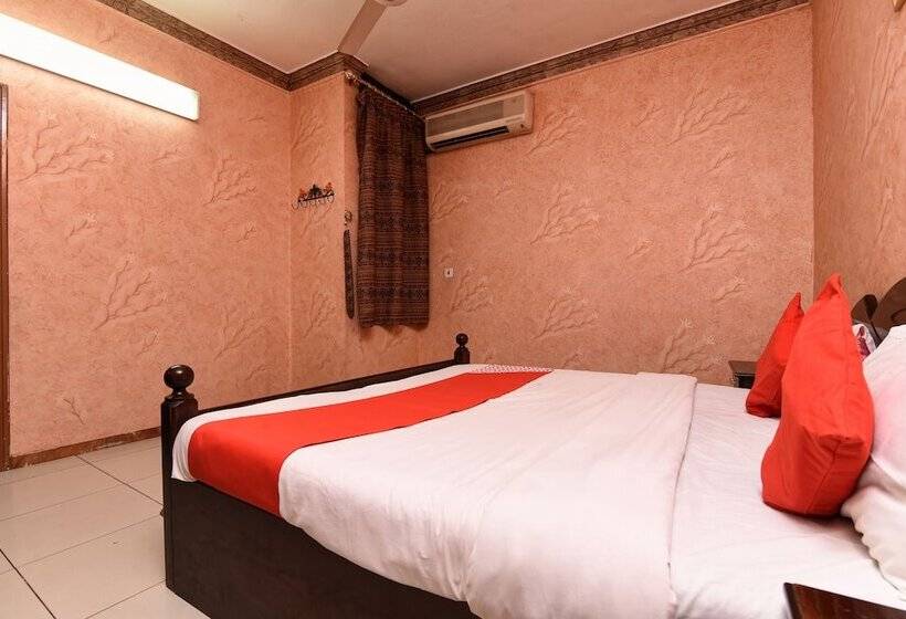 בית מלון כפרי Oyo 361 Al Janoub