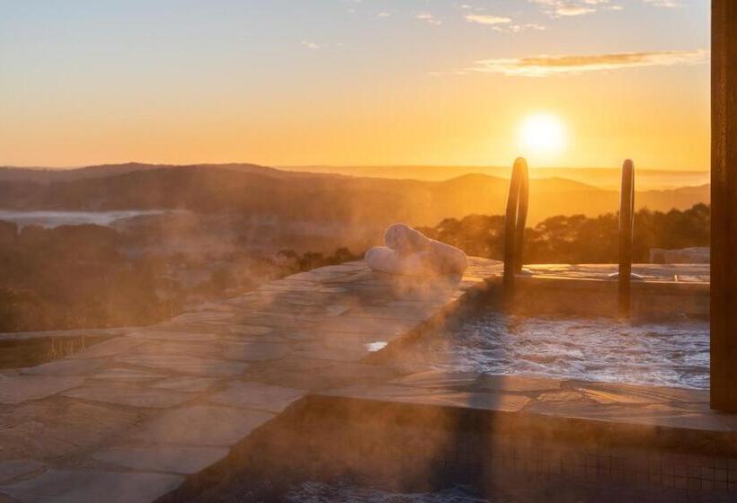 Отель Sequoia Lodge