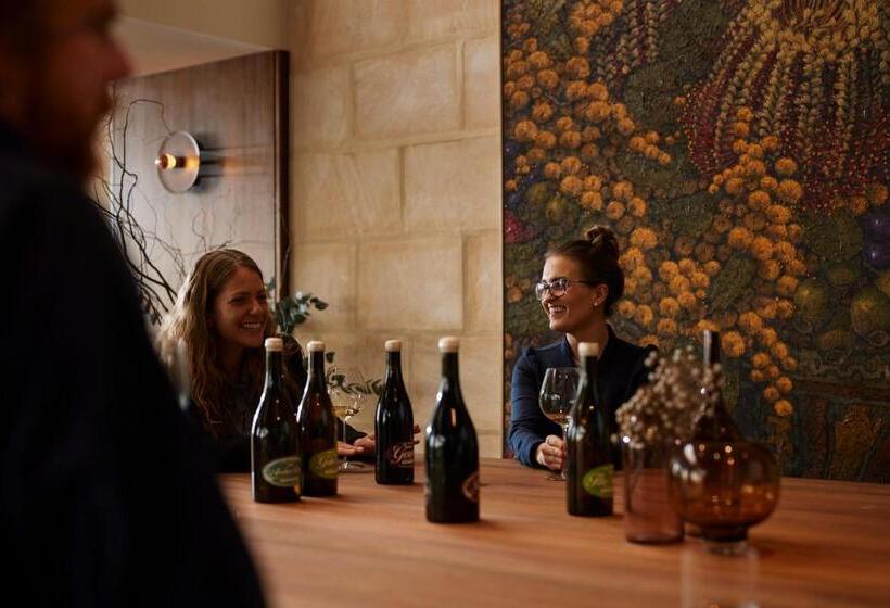 Отель Sequoia Lodge