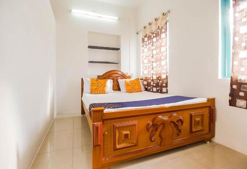 בית מלון כפרי Spot On Sun Residency