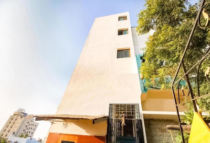 בית מלון כפרי Spot On Sun Residency