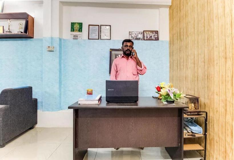 בית מלון כפרי Spot On Sun Residency