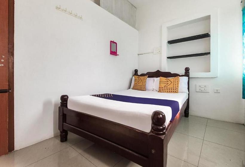 בית מלון כפרי Spot On Sun Residency