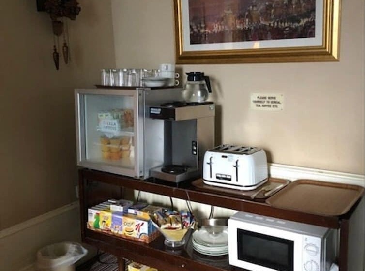 ベッドアンドブレックファースト Crown Guesthouse