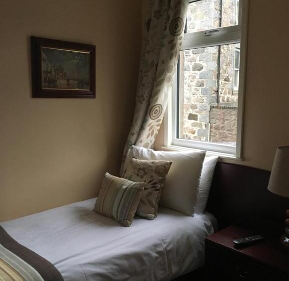 ベッドアンドブレックファースト Crown Guesthouse