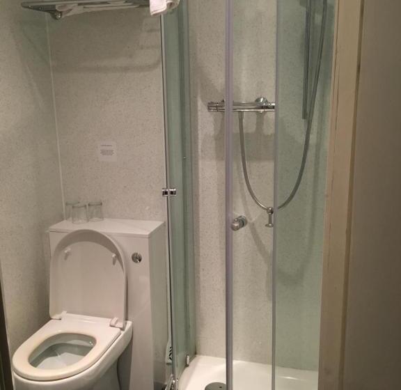 ベッドアンドブレックファースト Crown Guesthouse