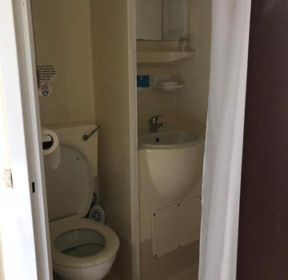 ベッドアンドブレックファースト Crown Guesthouse