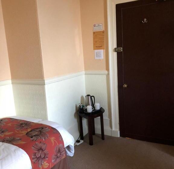 ベッドアンドブレックファースト Crown Guesthouse