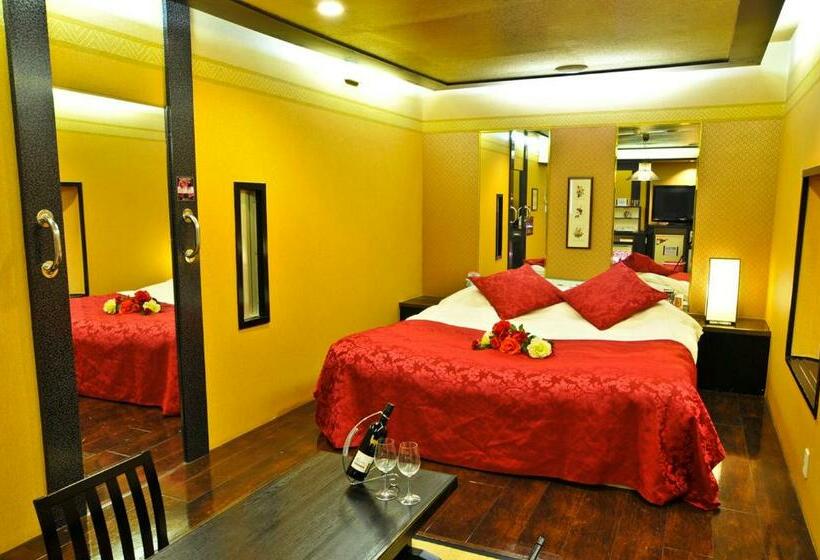 בית מלון כפרי Omochabako