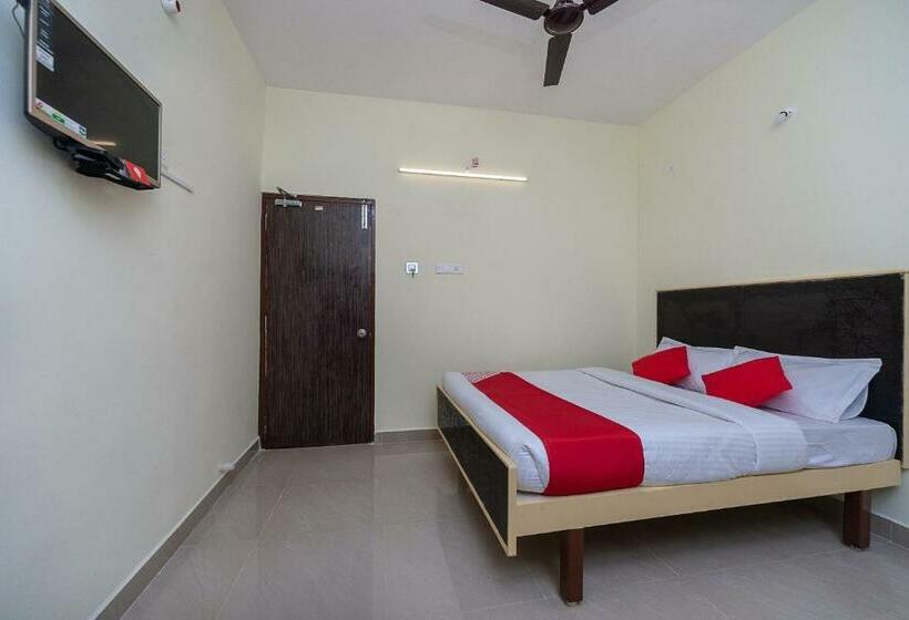 Hotel Oyo 19011 Sannidhi Residency