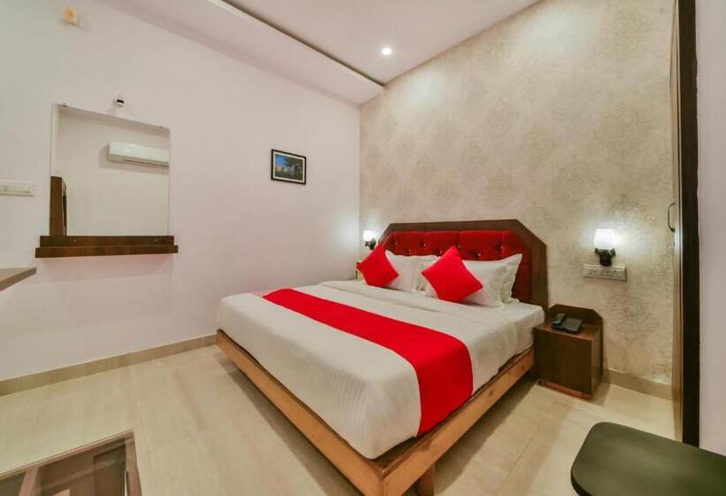 Отель Oyo 40796 Banjara Luxury Stay