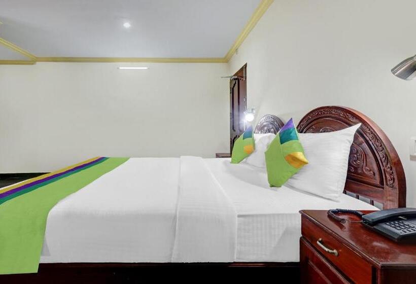 Itsy Hotels The Waters Edge Beach Resort