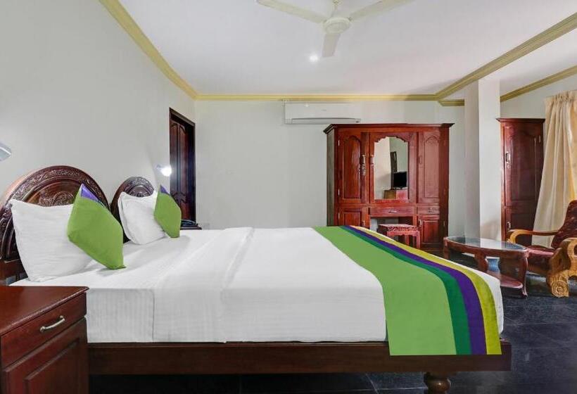 Itsy Hotels The Waters Edge Beach Resort