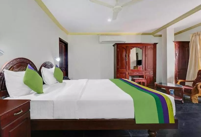 Itsy Hotels The Waters Edge Beach Resort