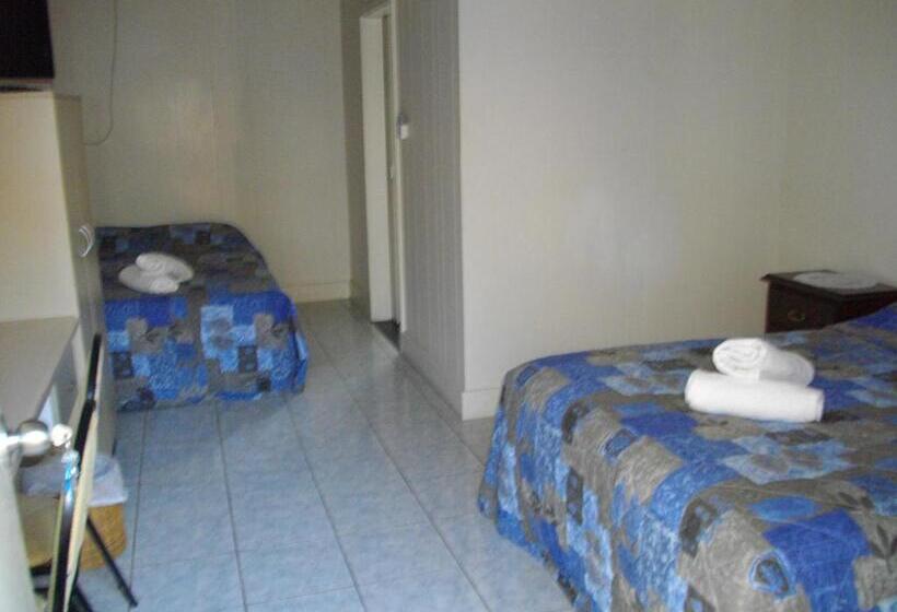 Kurrimine Beach Motel