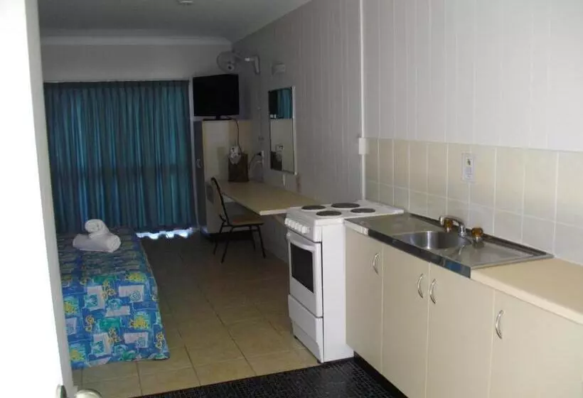 Kurrimine Beach Motel