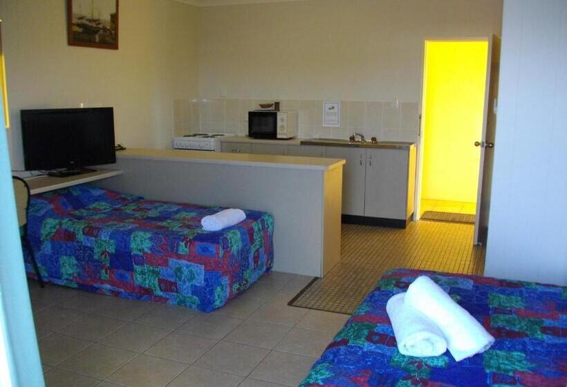 Kurrimine Beach Motel