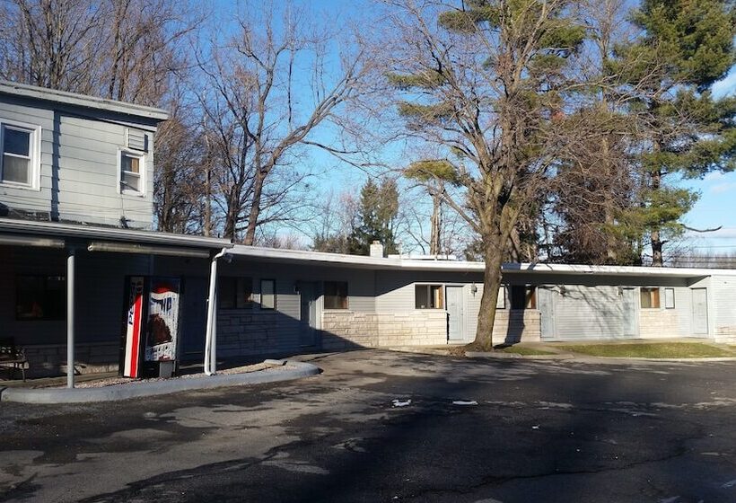 فندق على الطريق Towne Inn Of Fishkill