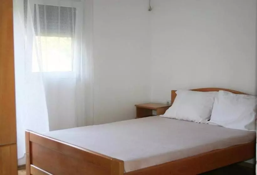 پانسیون Apartments Nuna