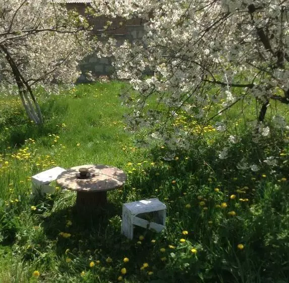 پانسیون Em&ri Guest House In Odzun