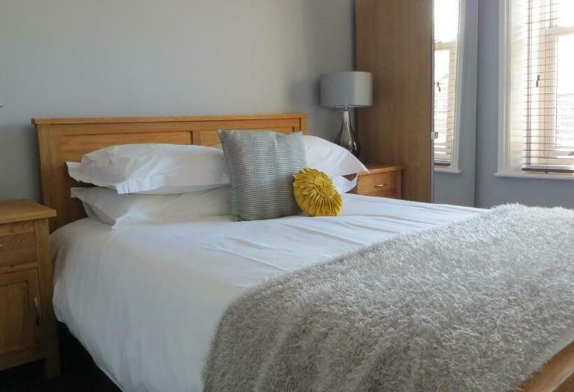 بنسيون Hudsons