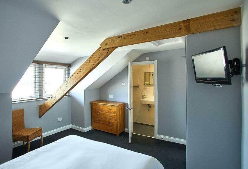 بنسيون Hudsons