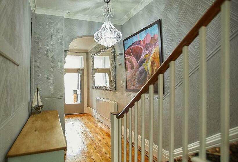 بنسيون Hudsons