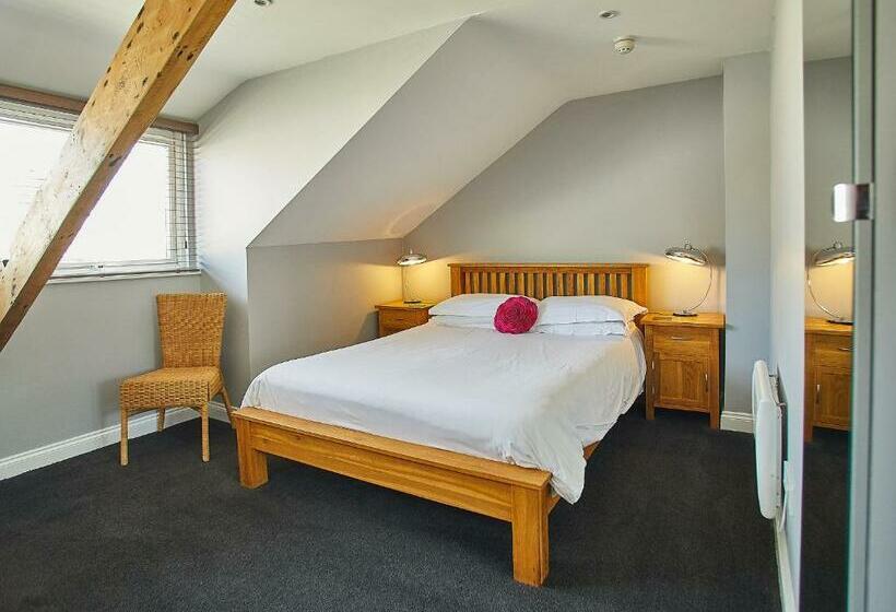 بنسيون Hudsons