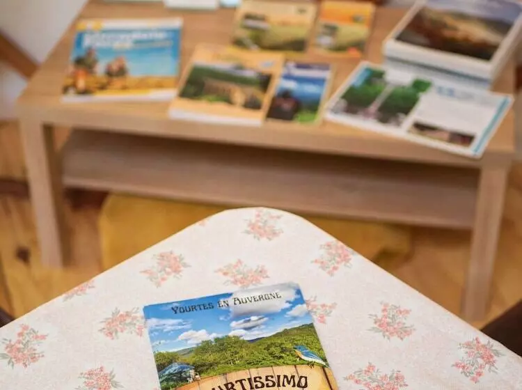 Majatalo Yourtissimo   La Maison Rouge