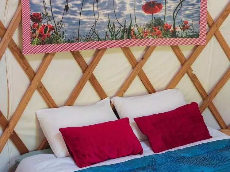 Majatalo Yourtissimo   La Maison Rouge