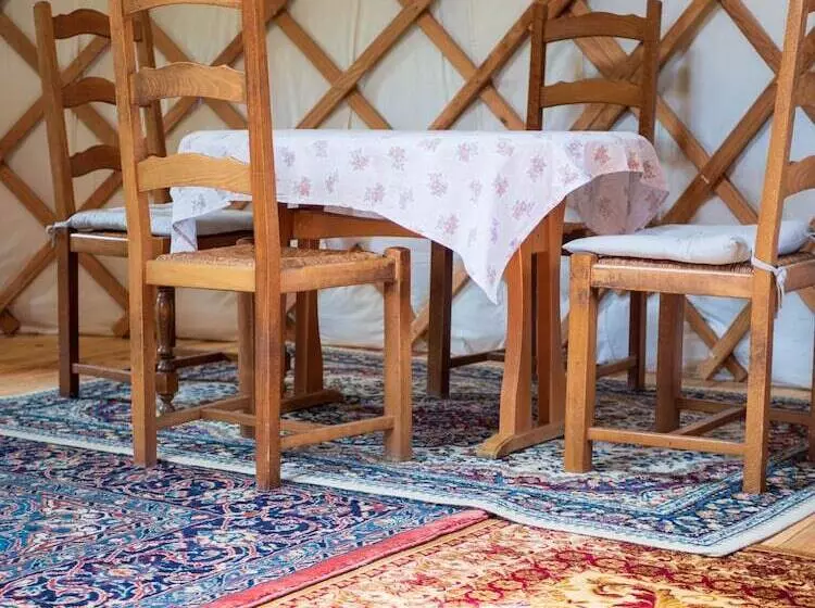 Majatalo Yourtissimo   La Maison Rouge