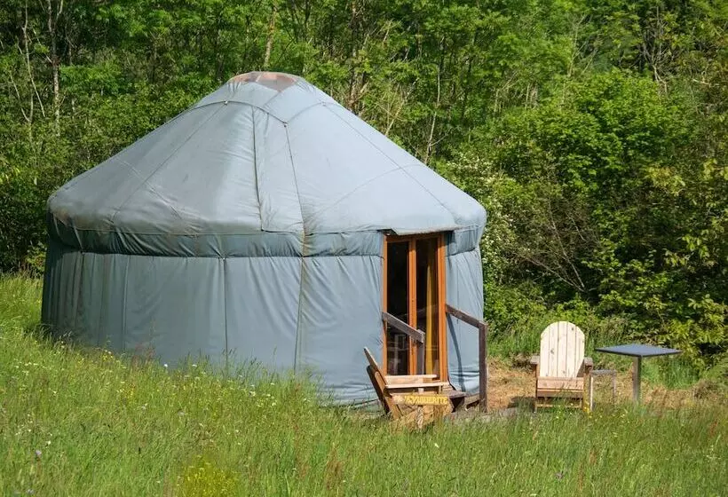 Majatalo Yourtissimo   La Maison Rouge