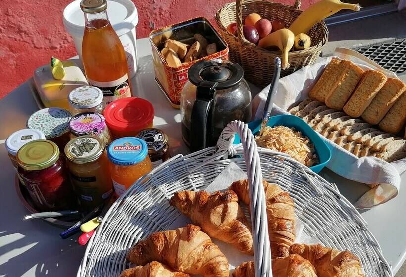 Пансион Yourtissimo La Maison Rouge