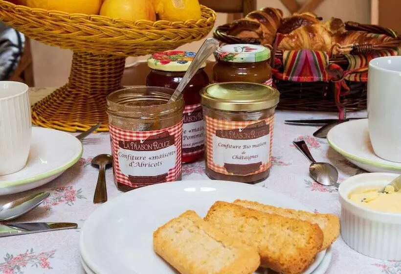 Majatalo Yourtissimo   La Maison Rouge