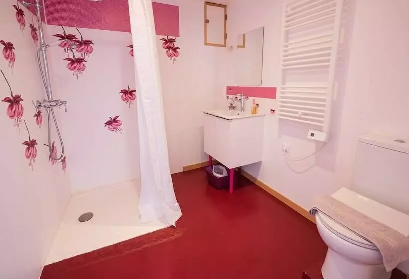 Majatalo Yourtissimo   La Maison Rouge