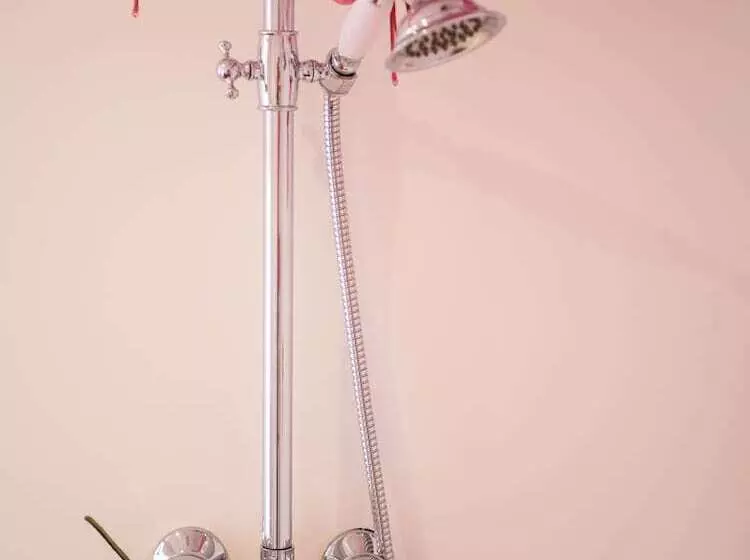 Majatalo Yourtissimo   La Maison Rouge