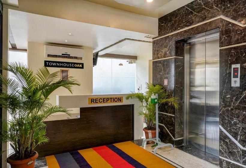 فندق Super Townhouse Oak Regal Inn Near Sant Tukaram Nagar Metro Station
